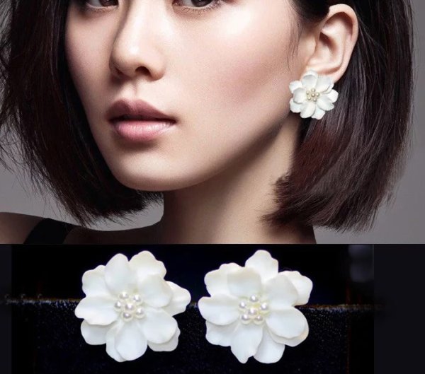 画像2: White camellia flower  Earring  ホワイト椿の花カメリアパール付きピアス イアリング (2)