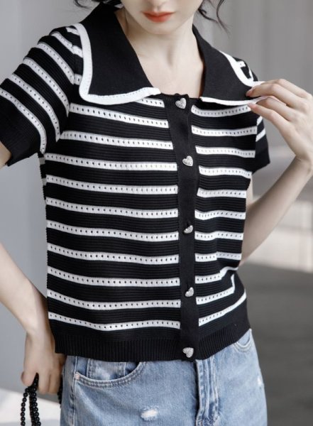 画像3: Women's black and white striped hollow polo collar knitted  sweater  ブラック＆ホワイトポロカラーハートボタンセーター (3)