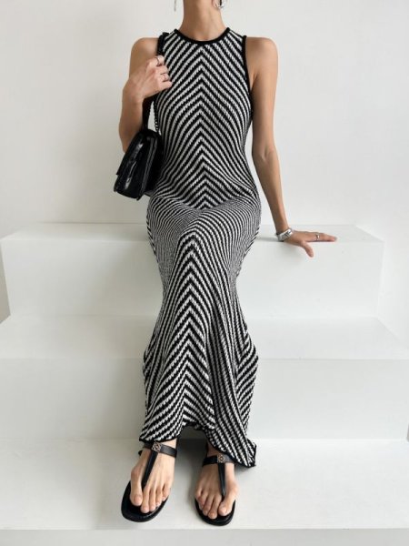 画像4: Women's Sleeveless long diagonal striped knit dress　斜めボーダーロングスリムニットワンピースドレス (4)