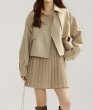画像7: Women's  loose short lapel khaki jacket suspenders pleated skirt two-piece suit set up   ショートラペルベージュジャケットサスペンダープリーツスカートツーピーススーツセットアップ (7)
