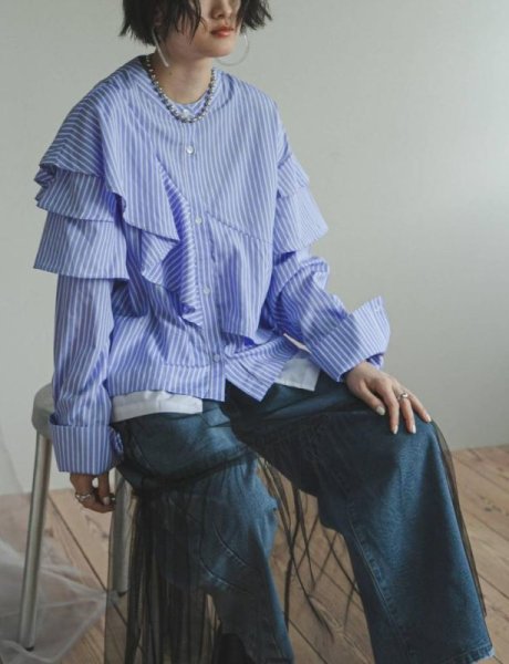 画像2: Women's Striped double frill stand-up collar blouse　ストライプ ダブルフリルスタンドカラー ブラウスシャツ  (2)