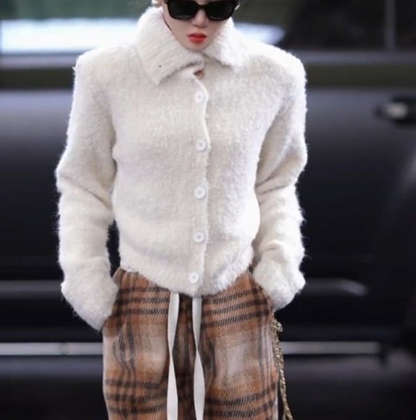 画像2: Women's Plush short cardigan sweater　プラッシュモコモコショート丈カーディガンセーター (2)