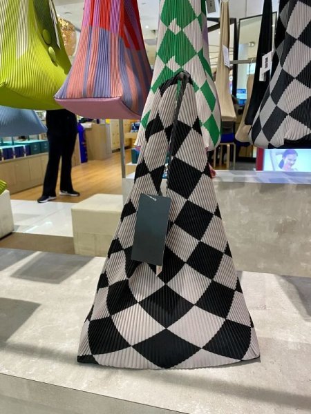 画像18: Pleated Bag Rhombus Triangle Contrast Accordion Tote Shoulder Bag　ユニセックス男女兼用プリーツバッグ菱形三角形コントラストアコーディオントートショルダーバッグ (18)