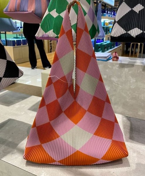 画像17: Pleated Bag Rhombus Triangle Contrast Accordion Tote Shoulder Bag　ユニセックス男女兼用プリーツバッグ菱形三角形コントラストアコーディオントートショルダーバッグ (17)