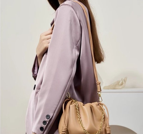 画像9: Leather Cloud Bag Chain Flamenco Purse Tote Shoulder Pochette Bag　ユニセックス男女兼用本革レザー巾着フラメンコトートショルダーポシェット斜め掛けバッグ (9)