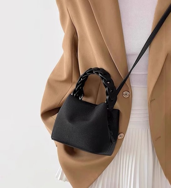 画像9: Weaving Handle Woven Handle Soft Leather Bucket Tote Shoulder  Pochette Bag　ユニセックス男女兼ウィービングハンドル織ハンドルソフトレザーバケットトートショルダーポシェットバッグ (9)