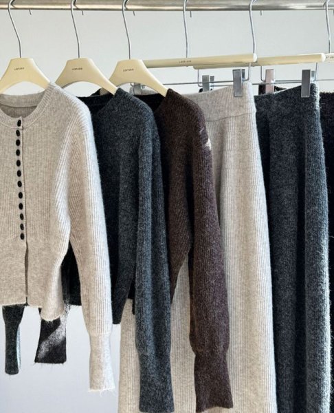 画像9: Women's French round neck single-breasted slit long sleeve sweater and A-line long skirt set set up  フレンチラウンドネック シングルブレスト スリット 長袖セーター＆Aラインロングスカートスーツセットアップ (9)