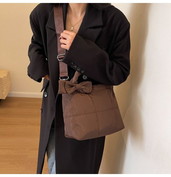 画像9: Down quilted ribbon tote shoulder crossbody bag　ユニセックス男女兼用ダウンキルティングリボントートショルダークロスボディバッグ (9)