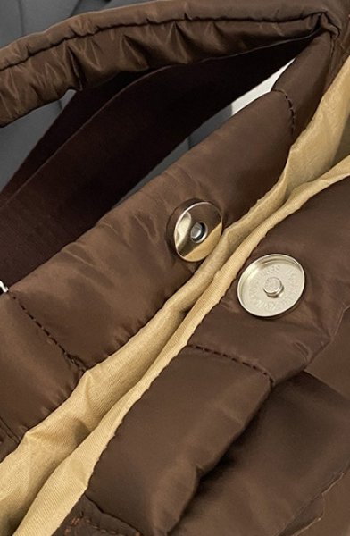 画像11: Down quilted ribbon tote shoulder crossbody bag　ユニセックス男女兼用ダウンキルティングリボントートショルダークロスボディバッグ (11)