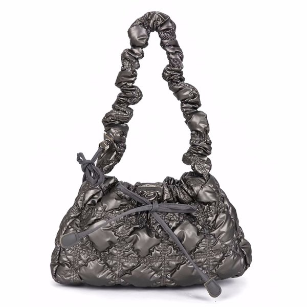 画像4: Quilted Down Single Shoulder Underarm Crossbody Bag handbag 　ユニセックス男女兼用キルティングダウンシングルショルダーアンダーアームクロスボディバッグ (4)