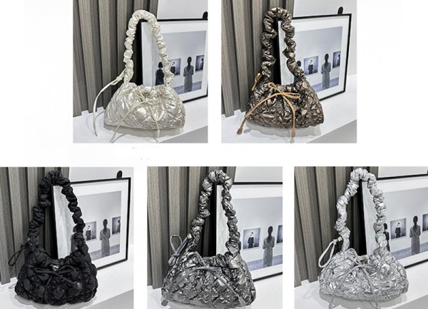 画像7: Quilted Down Single Shoulder Underarm Crossbody Bag handbag 　ユニセックス男女兼用キルティングダウンシングルショルダーアンダーアームクロスボディバッグ (7)