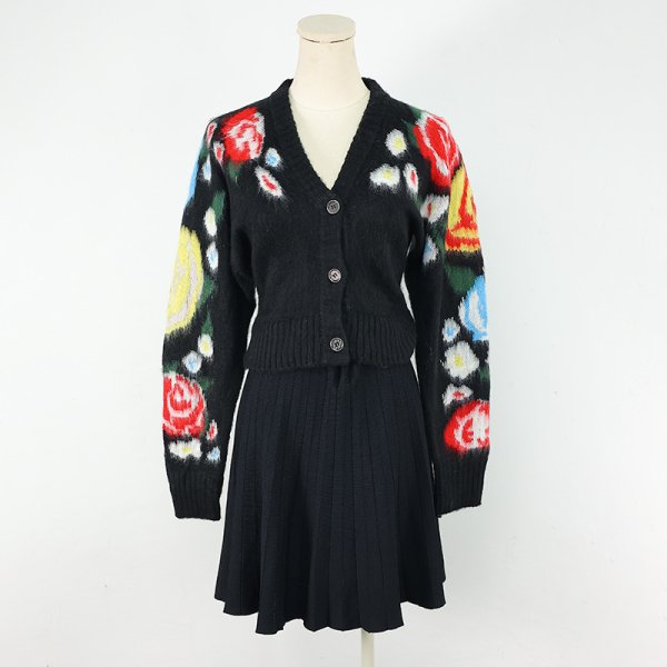 画像6: Women's V-neck flower motif knitted short cardigan sweater Knit　フラワーモチーフ編み込みショート丈長袖Vネックカーディガンセーターニット (6)