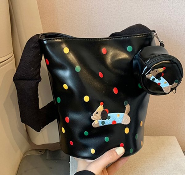 画像4: Illustration Dog Embroidery Leather Crossbody Bag Tote Shoulder Bag Down Handle 　ユニセックス男女兼用イラストドッグ刺繍レザークロスボディバッグトートショルダーアンダーアームバッグハンドルダウン (4)