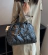 画像7: Down quilting Shoulder Tote Crossbody Bag 　ユニセックス男女兼用キルティングダウンナイロンクロスボディバッグトートショルダーバッグ (7)