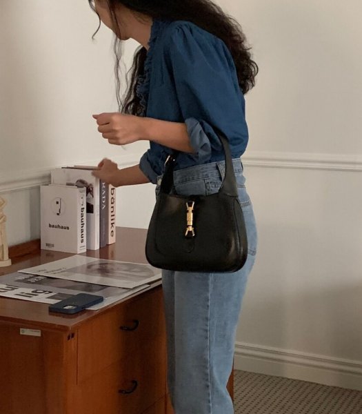 画像4: V-neck denim ruffle long sleeve blouse　 Vネックデニムフリル長袖ブラウス (4)