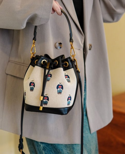 画像9: Bear Embroidery Portable Bucket Tote Shoulder Crossbody Bag　ユニセックス男女兼用ベア刺繍ポータブルバケットトートショルダークロスボディバッグ (9)
