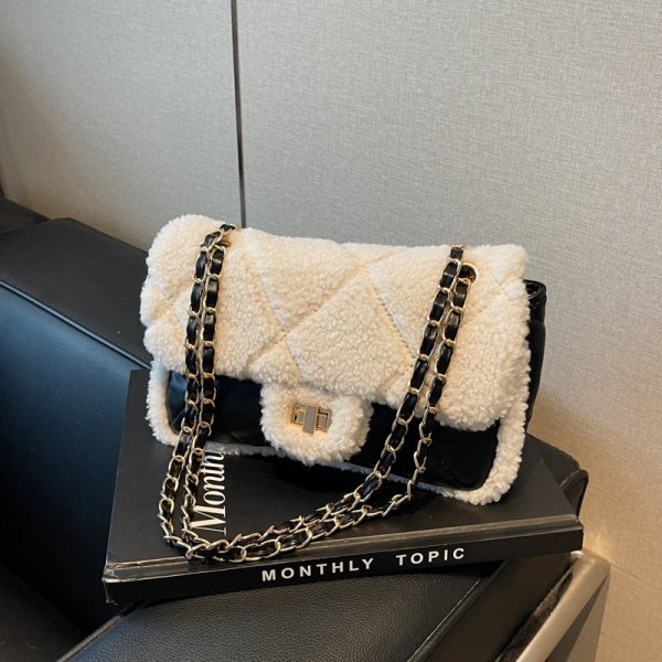 画像4: Quilted Leather & Fur Small Square  Crossbody  Tote Shoulder Crossbody Bag　ユニセックス男女兼用キルティングレザー＆ファースモールスクエアバッグクロスボディバッグトートショルダークロスボディバッグ (4)