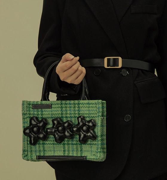 画像12: Check & Camellia Square Tote Shoulder Crossbody Bag ユニセックス男女兼用チェック＆カメリアスクエアトートショルダークロスボディーバック (12)