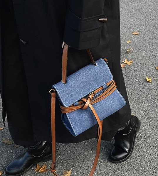 画像2: Belt-embellished denim tote shoulder underarm bag　レザーベルト装飾デニム トートショルダーアンダーアームバッグ (2)