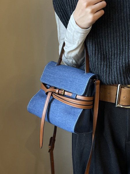 画像6: Belt-embellished denim tote shoulder underarm bag　レザーベルト装飾デニム トートショルダーアンダーアームバッグ (6)