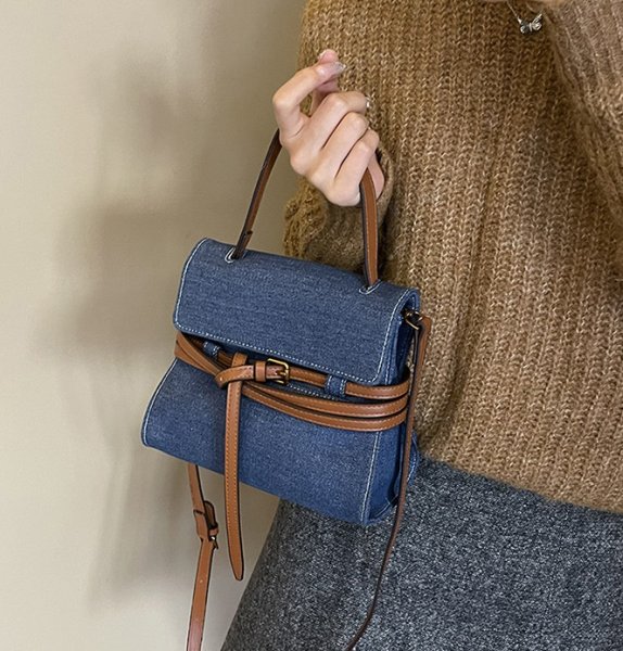 画像3: Belt-embellished denim tote shoulder underarm bag　レザーベルト装飾デニム トートショルダーアンダーアームバッグ (3)