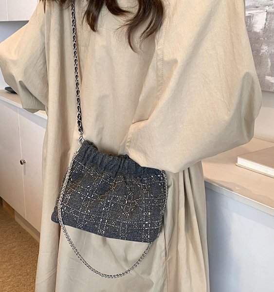 画像5: Denim x Bejeweled Denim Chain Crossbody Bag　デニム×ビジューデニムチェーンクロスボディバッグ (5)