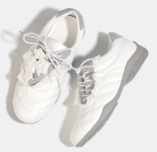 画像2: Thick-soled diagonal lace-up leather quilted flower sneakers　厚底斜めレースアップレザーキルティングフラワー付きスニーカー (2)