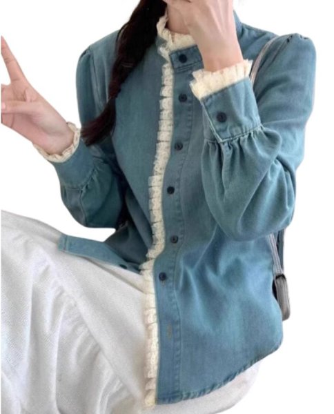 画像4: Feminine lace-trimmed denim shirt　フェミニン レース縁取り  デニムシャツ　ブラウス　 (4)