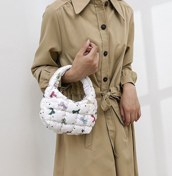 画像11: Down Croissant Half Moon Underarm Tote Shoulder Bag　ダウンキルティングクロワッサン半月アンダーアームトートショルダバッグ (11)