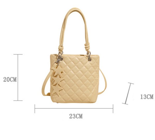 画像6: Quilted leather bucket shoulder tote crossbody bag with star charm　 キルティングレザースターチャーム付き バケットショルダートートクロスボディーバッグ (6)