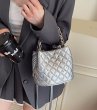 画像7: Leather quilted rhinestone bucket tote shoulder bag   レザーキルティングラインストーン付きバケットトートショルダーバッグ (7)
