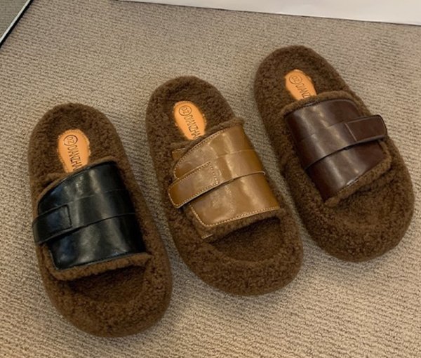 画像4: Fluffy thick-soled sandal slippers　男女兼用厚底フワフワプラットフォームレザーベルトモコモコファーサンダル　スリッパ (4)