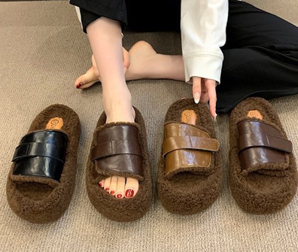 画像5: Fluffy thick-soled sandal slippers　男女兼用厚底フワフワプラットフォームレザーベルトモコモコファーサンダル　スリッパ (5)