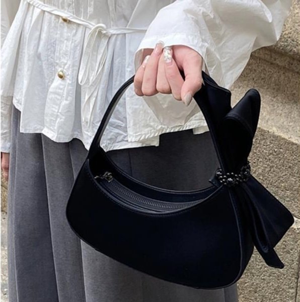画像5: Leather half-moon tote shoulder bag with ribbon レザーリボン付きハーフムーントートショルダーアンダーアームバッグ (5)