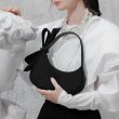 画像4: Leather half-moon tote shoulder bag with ribbon レザーリボン付きハーフムーントートショルダーアンダーアームバッグ (4)