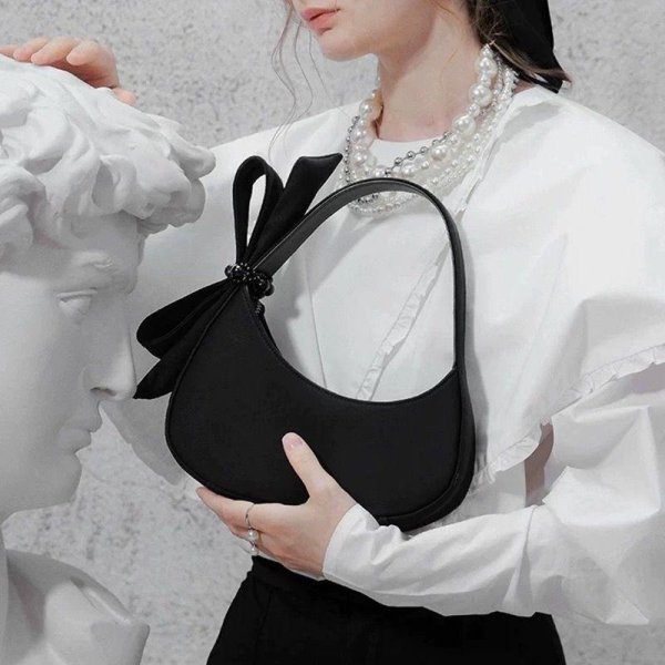 画像4: Leather half-moon tote shoulder bag with ribbon レザーリボン付きハーフムーントートショルダーアンダーアームバッグ (4)